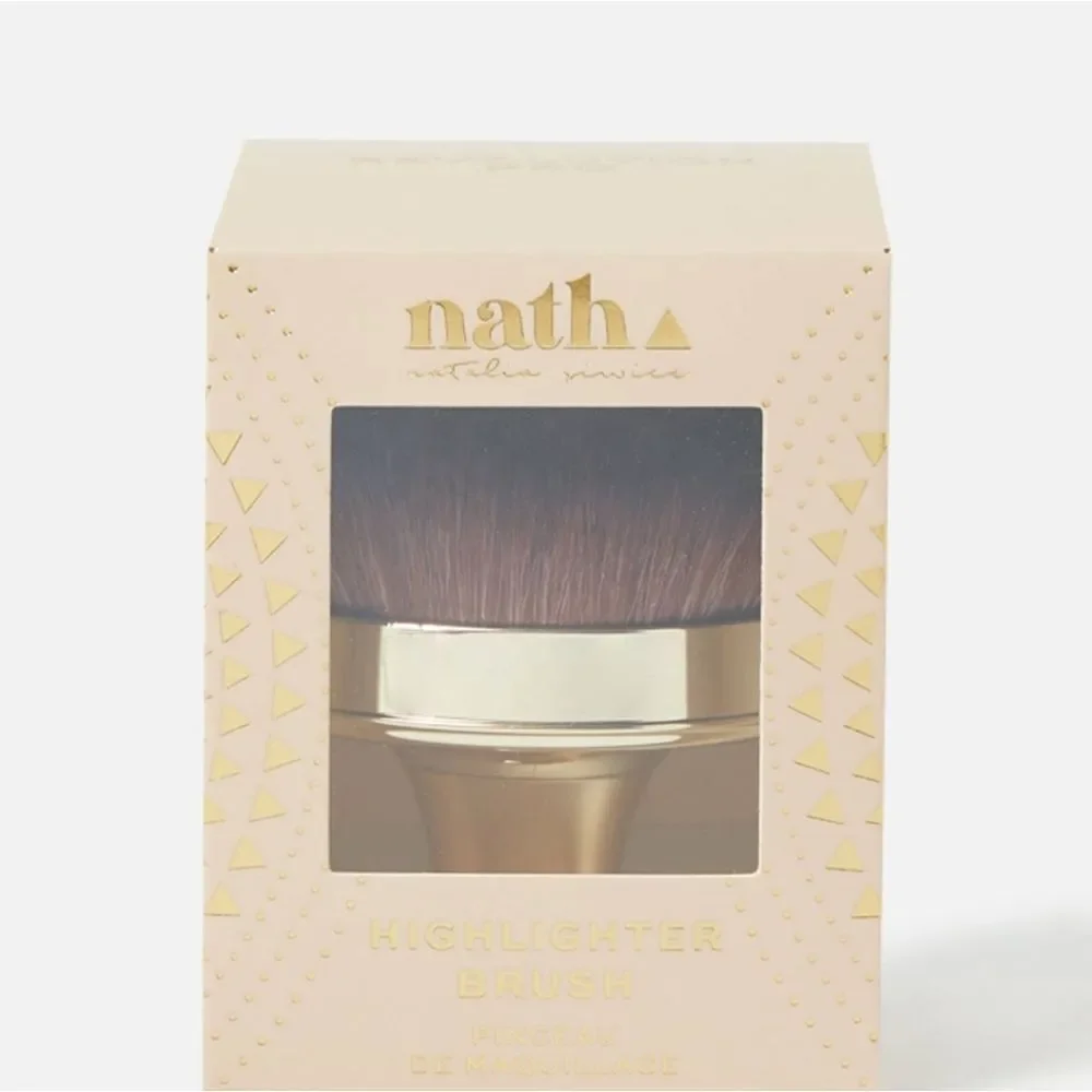 Revolution Beauty‎ Pro X Nath Highlighter Brush